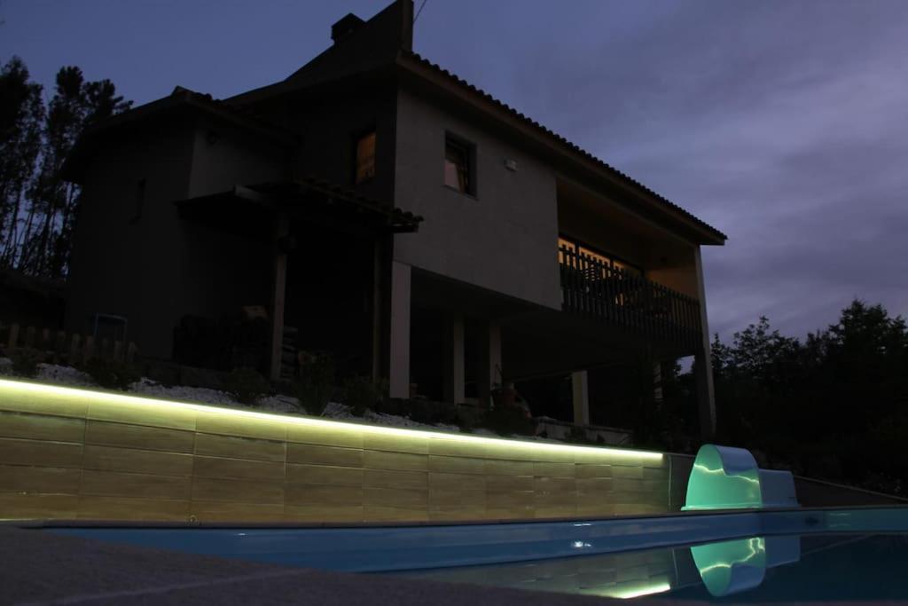 Casa Quelha Da Presa Villa เอสปีโญ ภายนอก รูปภาพ